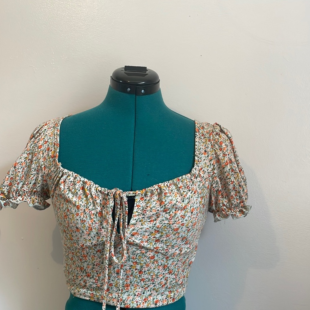 floral cropped top